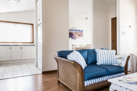 Ambience - Accommodation Redcliffe 8