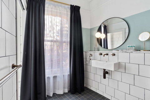 Hotel Harry, Ascend Hotel Collection - Accommodation Redcliffe 35
