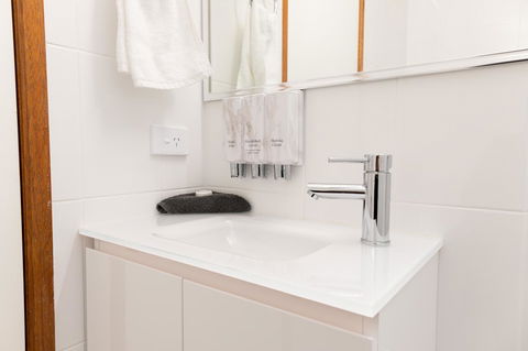 Sapphire Waters Motor Inn - Accommodation Redcliffe 1