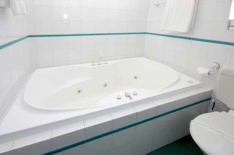 Sapphire Waters Motor Inn - Accommodation Redcliffe 25