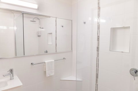 Sapphire Waters Motor Inn - Accommodation Redcliffe 3