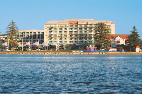 Oaks The Entrance Waterfront Suites - Accommodation Redcliffe 9