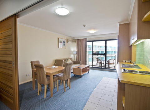 Oaks The Entrance Waterfront Suites - Accommodation Redcliffe 11