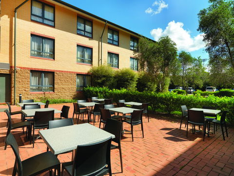 Mercure Sydney Manly Warringah - Accommodation Redcliffe 3
