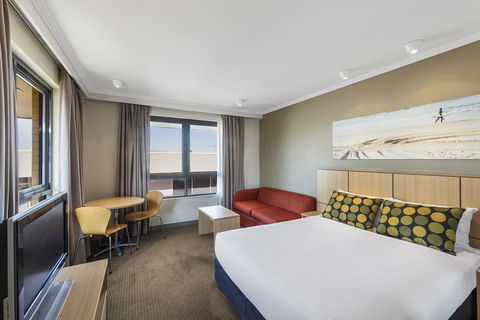 Mercure Sydney Manly Warringah - Accommodation Redcliffe 2
