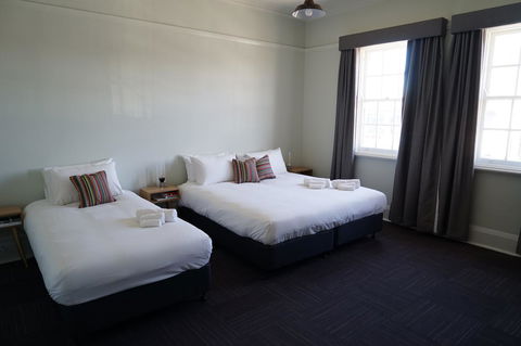 Rosehill Hotel - Accommodation Redcliffe 0