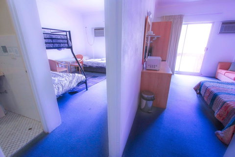 Rest Easy Motel - Accommodation Redcliffe 14