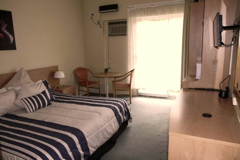 Rest Easy Motel - Accommodation Redcliffe 15