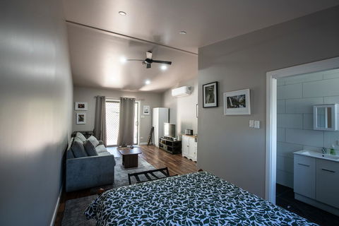Pound Creek Gallery - Accommodation Redcliffe 16