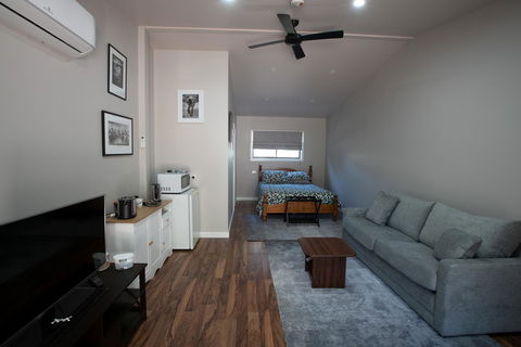 Pound Creek Gallery - Accommodation Redcliffe 5