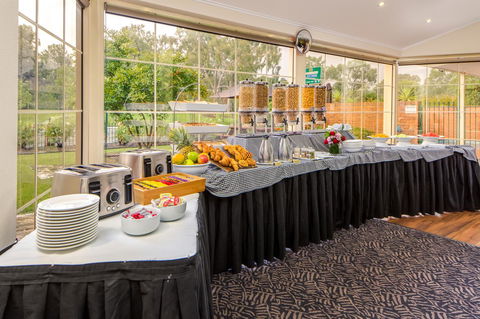 Best Western Plus Hovell Tree Inn - Accommodation Redcliffe 10