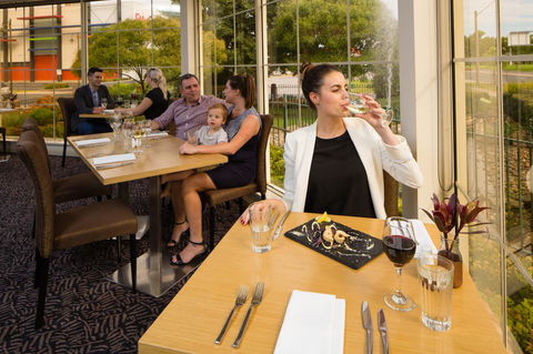 Best Western Plus Hovell Tree Inn - Accommodation Redcliffe 25