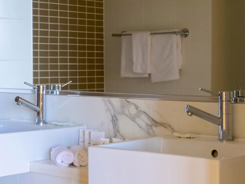 Sage Hotel Wollongong - Accommodation Redcliffe 1