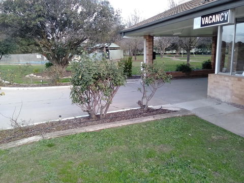 Allonville Gardens Motel - Accommodation Redcliffe 1