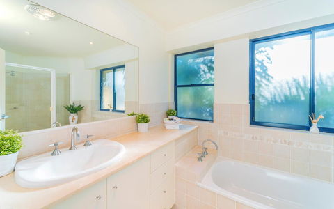 The Cove Yamba - Accommodation Redcliffe 16