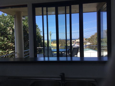 The Boat House - Accommodation Redcliffe 3