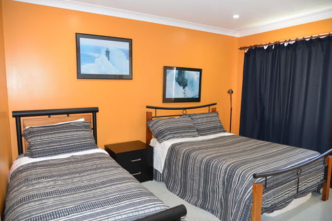 The Boat House - Accommodation Redcliffe 19