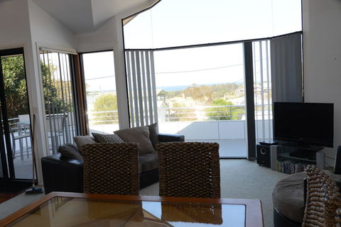The Boat House - Accommodation Redcliffe 15