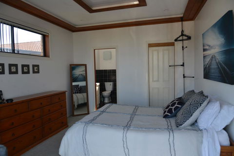 The Boat House - Accommodation Redcliffe 7