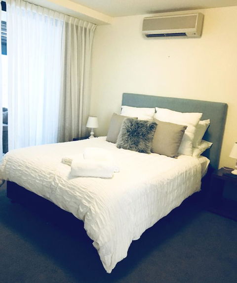 Boathouse Resort (Water Front) - Accommodation Redcliffe 3