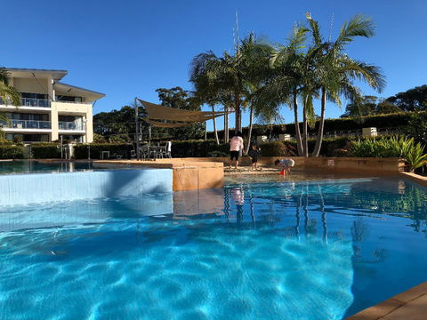 Boathouse Resort (Water Front) - Accommodation Redcliffe 11