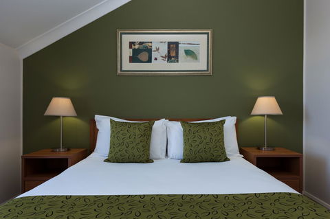 Leisure Inn Spires - Accommodation Redcliffe 1