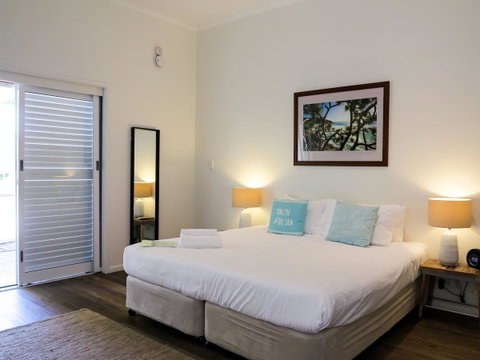 Cove Studios - Accommodation Redcliffe 11