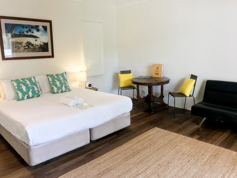 Cove Studios - Accommodation Redcliffe 16