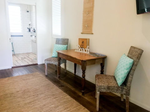 Cove Studios - Accommodation Redcliffe 12