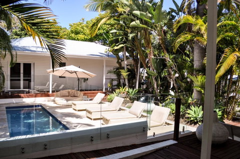 Cove Studios - Accommodation Redcliffe 0