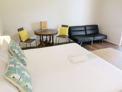 Cove Studios - Accommodation Redcliffe 13