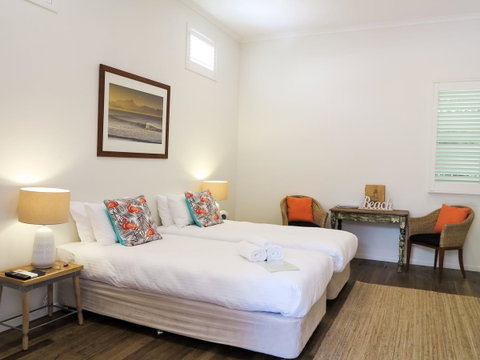 Cove Studios - Accommodation Redcliffe 5