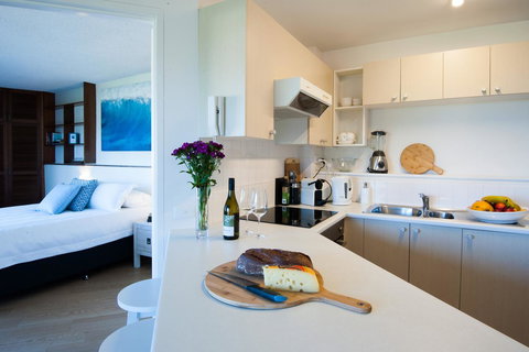 Waterview Beach Apartment - Accommodation Redcliffe 8