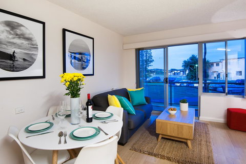 Waterview Beach Apartment - Accommodation Redcliffe 2