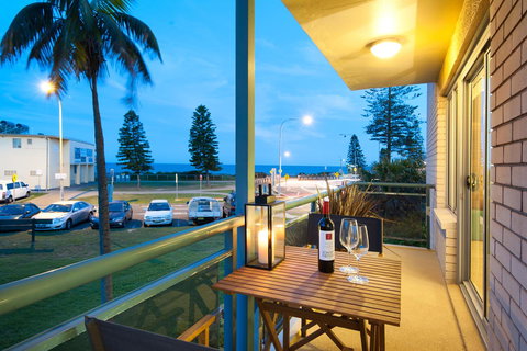 Waterview Beach Apartment - Accommodation Redcliffe 3