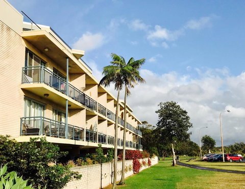 Waterview Beach Apartment - Accommodation Redcliffe 15