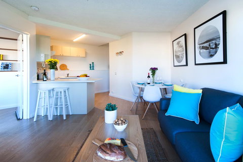 Waterview Beach Apartment - Accommodation Redcliffe 10