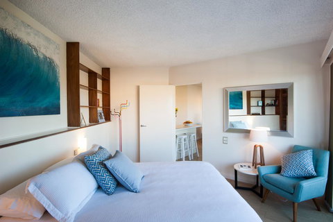 Waterview Beach Apartment - Accommodation Redcliffe 0