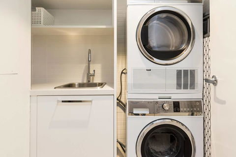 Nobbs Â· Executive 2 Storey Sydney Apartment With Pool - Accommodation Redcliffe 11