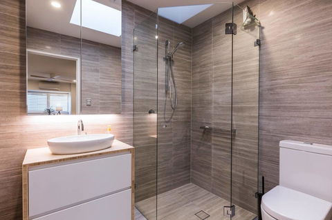Nobbs Â· Executive 2 Storey Sydney Apartment With Pool - Accommodation Redcliffe 7