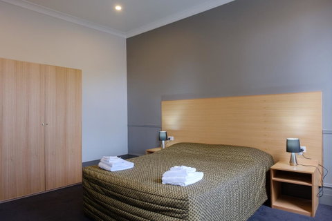 Royal Exhibition Hotel - Accommodation Redcliffe 14