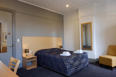 Royal Exhibition Hotel - Accommodation Redcliffe 13
