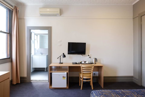 Royal Exhibition Hotel - Accommodation Redcliffe 11