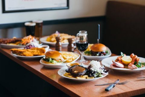 Royal Exhibition Hotel - Accommodation Redcliffe 2