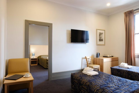 Royal Exhibition Hotel - Accommodation Redcliffe 3