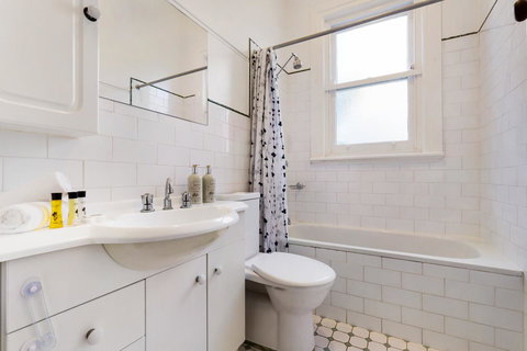 Drummoyne 3 Bedroom Home (62ALE) - Accommodation Redcliffe 7