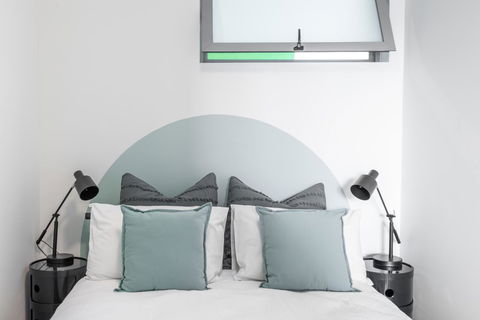 Large Light Luxe 3BDR 2BA Free Parking - Walk To Sydney Uni And RPA - Accommodation Redcliffe 10