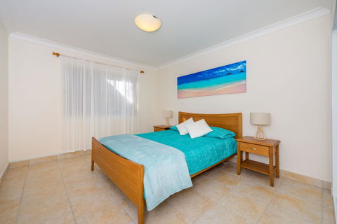 Ronald Avenue 1/65 - Shoal Bay - Accommodation Redcliffe 7