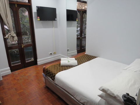 Newtown Cozy Stays - Accommodation Redcliffe 4