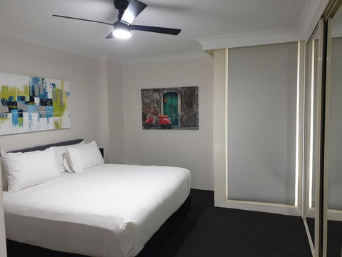 Liv Apartments Haymarket - Accommodation Redcliffe 5